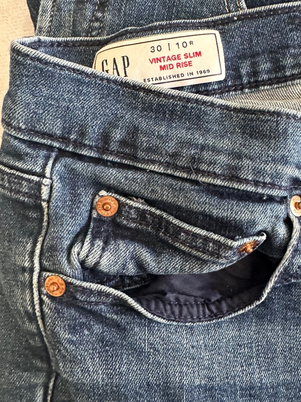GAP vintage slim mid-rise jeans- Size 10